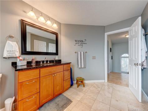 16 Birge Avenue Windsor Locks CT 06096