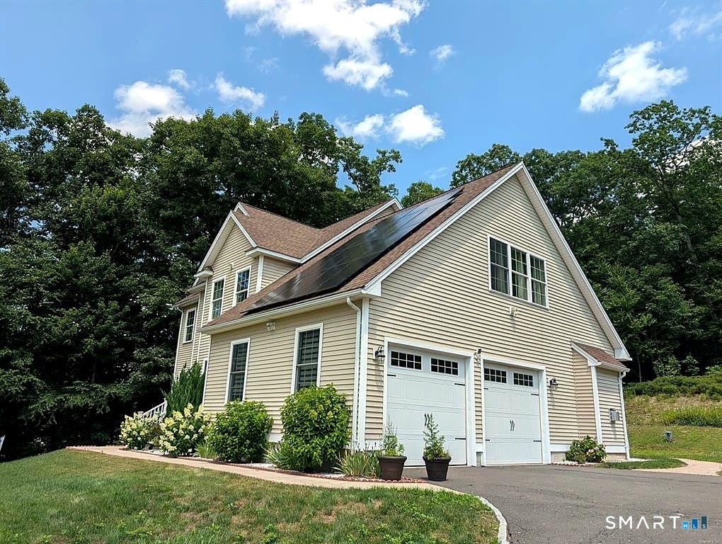 79 High Ledge Circle Manchester CT 06040
