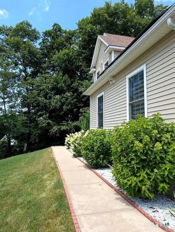 79 High Ledge Circle Manchester CT 06040