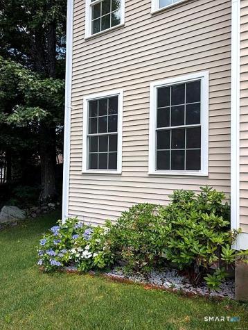 79 High Ledge Circle Manchester CT 06040