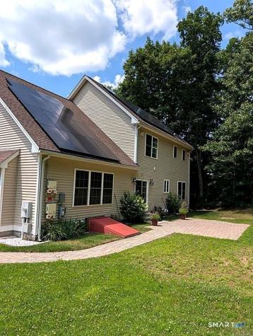79 High Ledge Circle Manchester CT 06040