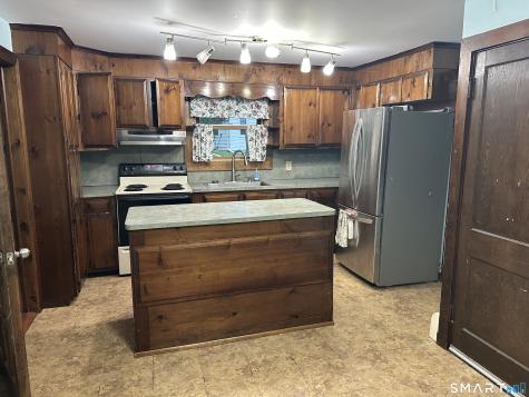 4 Ellis Road East Hampton CT 06424