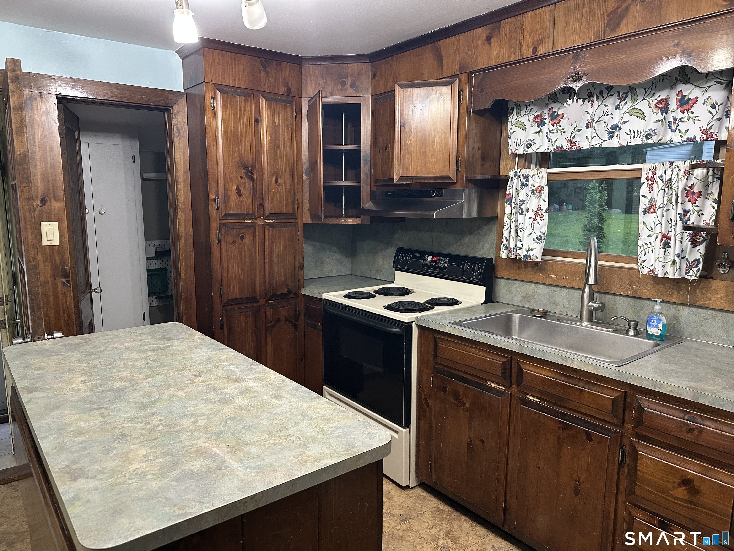 4 Ellis Road East Hampton CT 06424