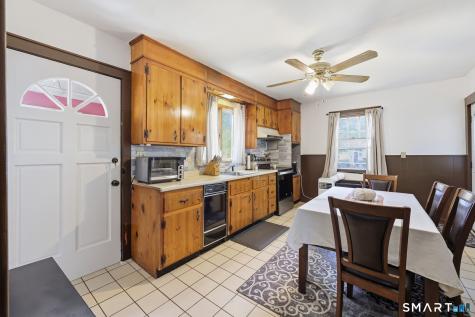11 Gates Avenue Waterbury CT 06705