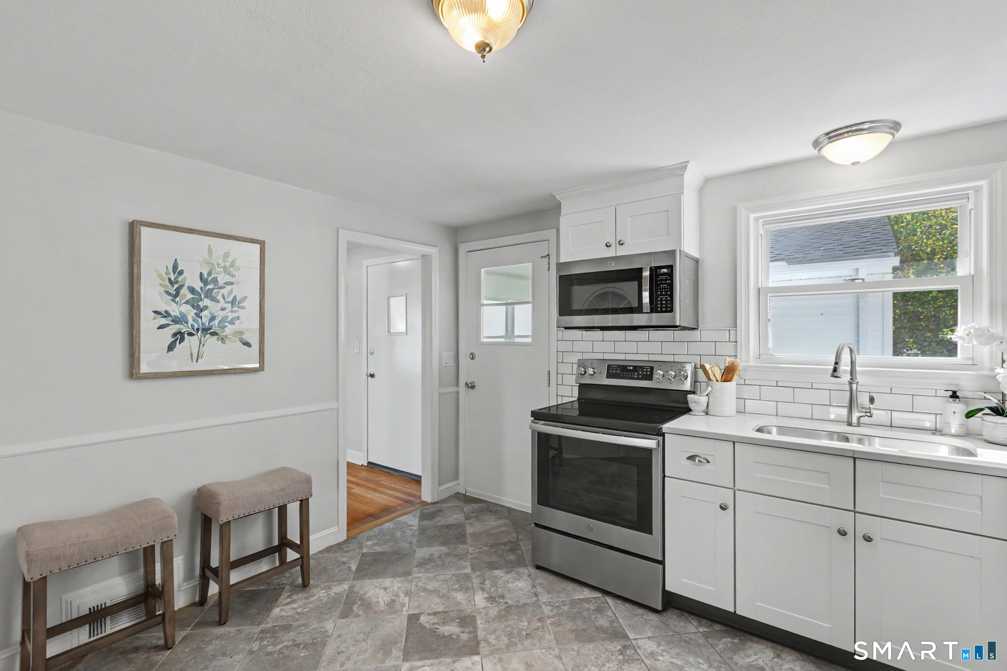 73 Knollwood Road West Hartford CT 06110