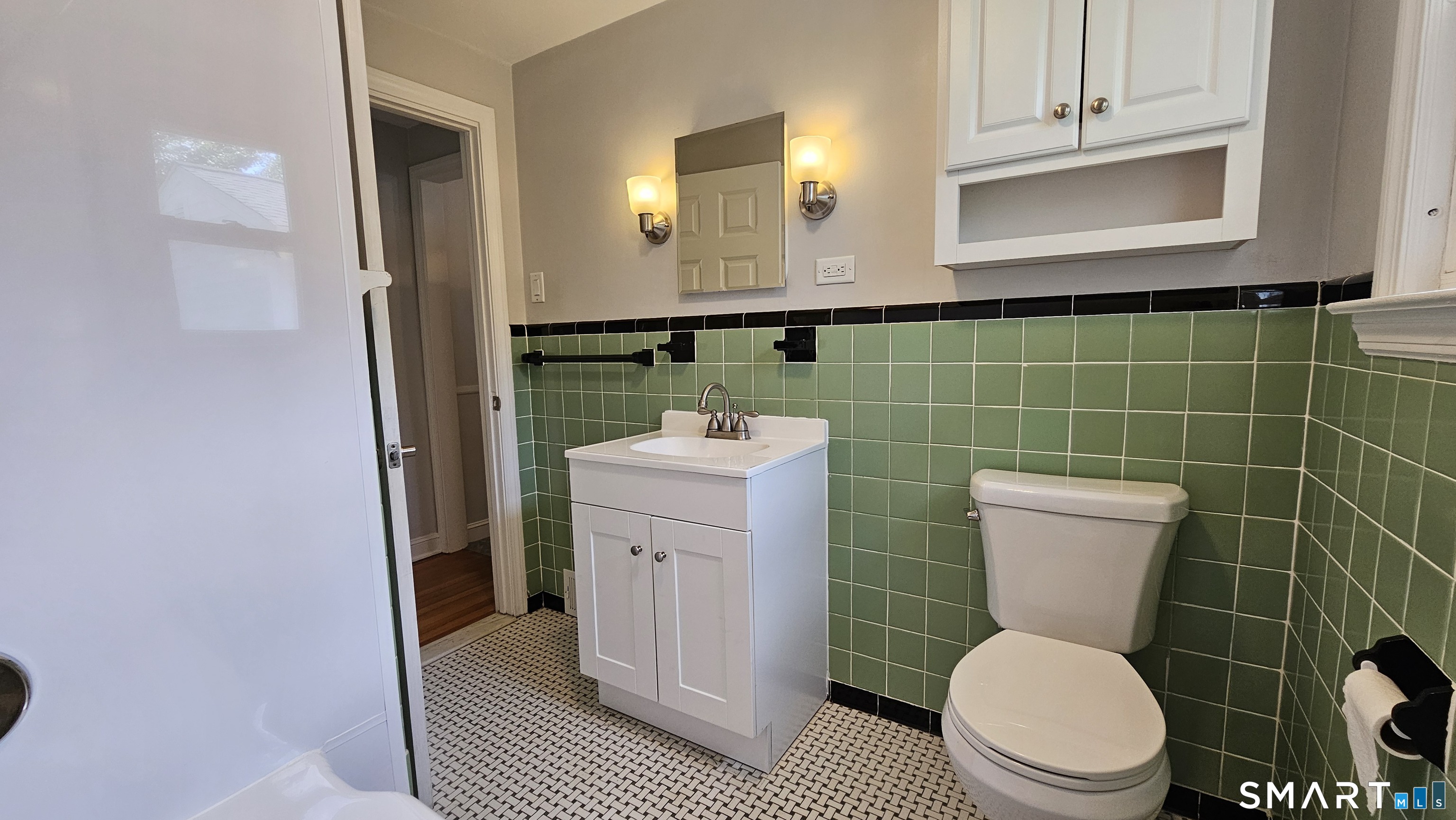 73 Knollwood Road West Hartford CT 06110