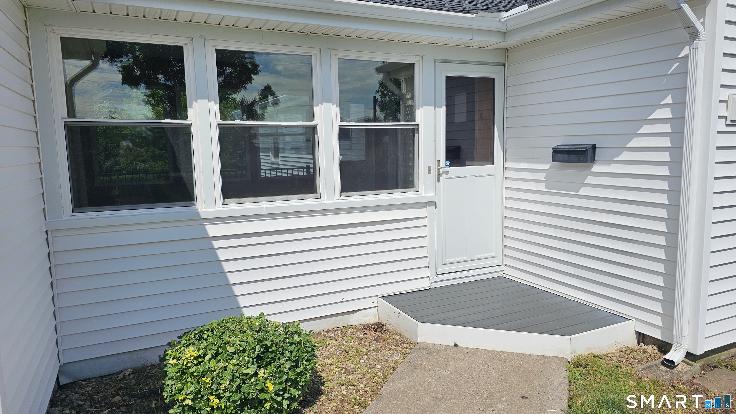 73 Knollwood Road West Hartford CT 06110
