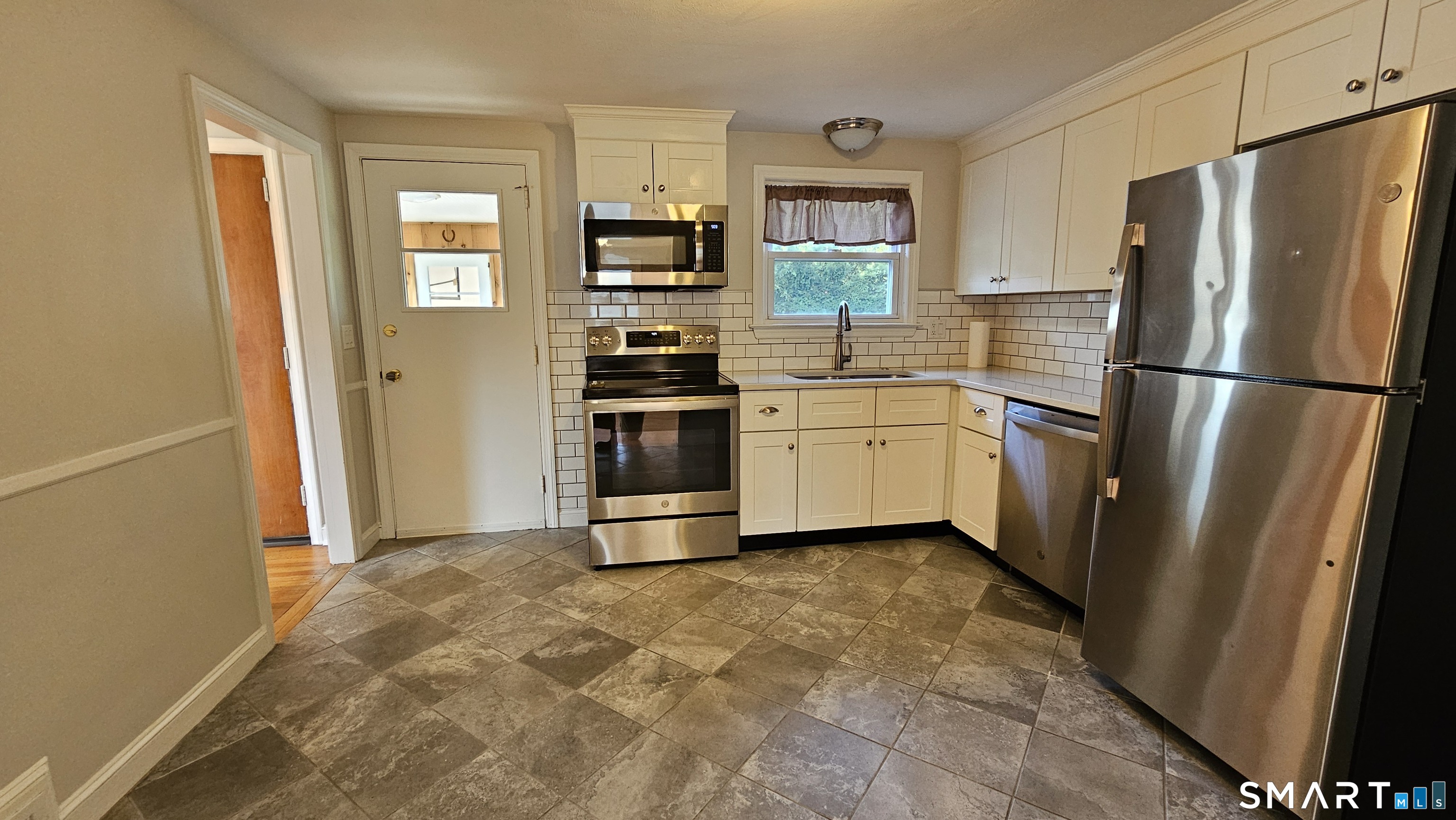73 Knollwood Road West Hartford CT 06110