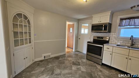 73 Knollwood Road West Hartford CT 06110