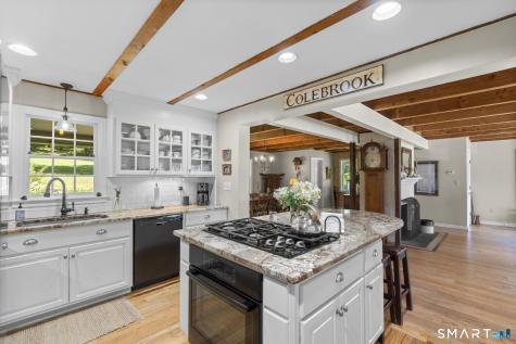 13 Woodchuck Hill Road Simsbury CT 06092