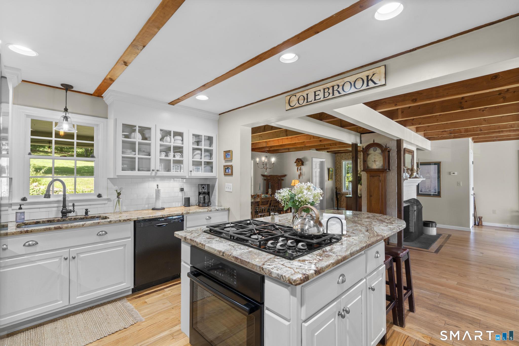 13 Woodchuck Hill Road Simsbury CT 06092