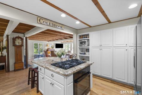 13 Woodchuck Hill Road Simsbury CT 06092