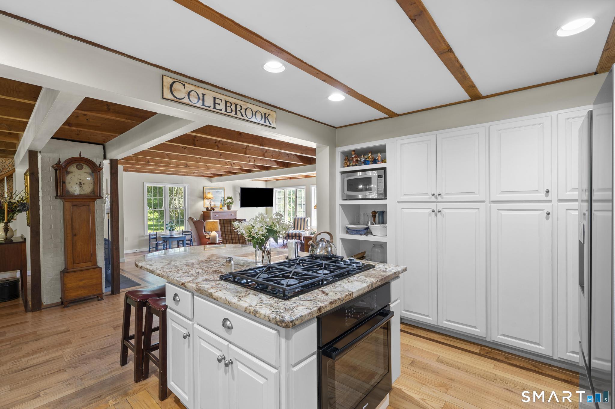 13 Woodchuck Hill Road Simsbury CT 06092