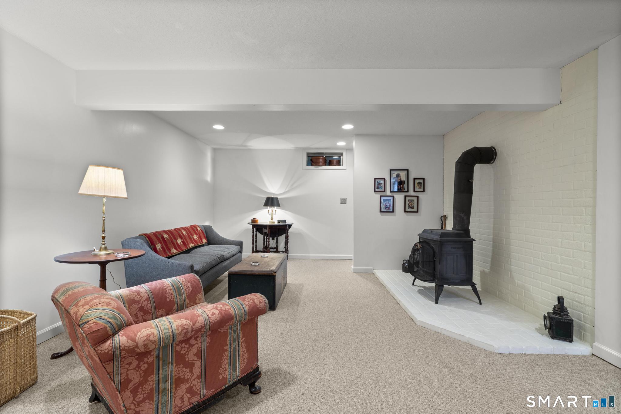 13 Woodchuck Hill Road Simsbury CT 06092
