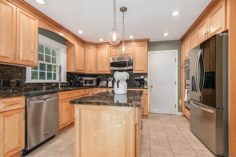 105 Huntingtown Road Newtown CT 06470