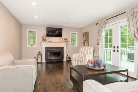 105 Huntingtown Road Newtown CT 06470