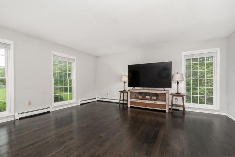 105 Huntingtown Road Newtown CT 06470