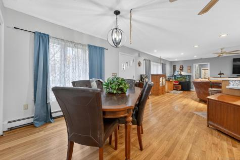 27 North Main Street East Hampton CT 06424