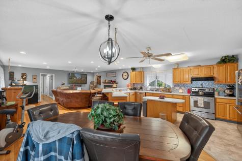 27 North Main Street East Hampton CT 06424