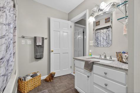 27 North Main Street East Hampton CT 06424