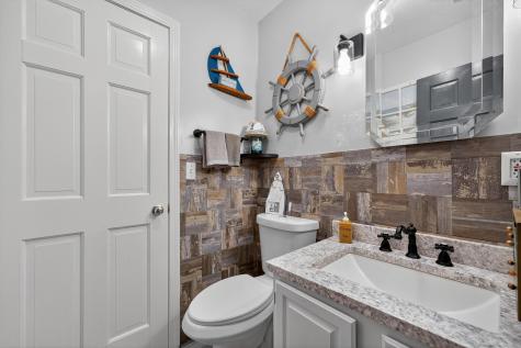 27 North Main Street East Hampton CT 06424