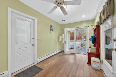 27 North Main Street East Hampton CT 06424