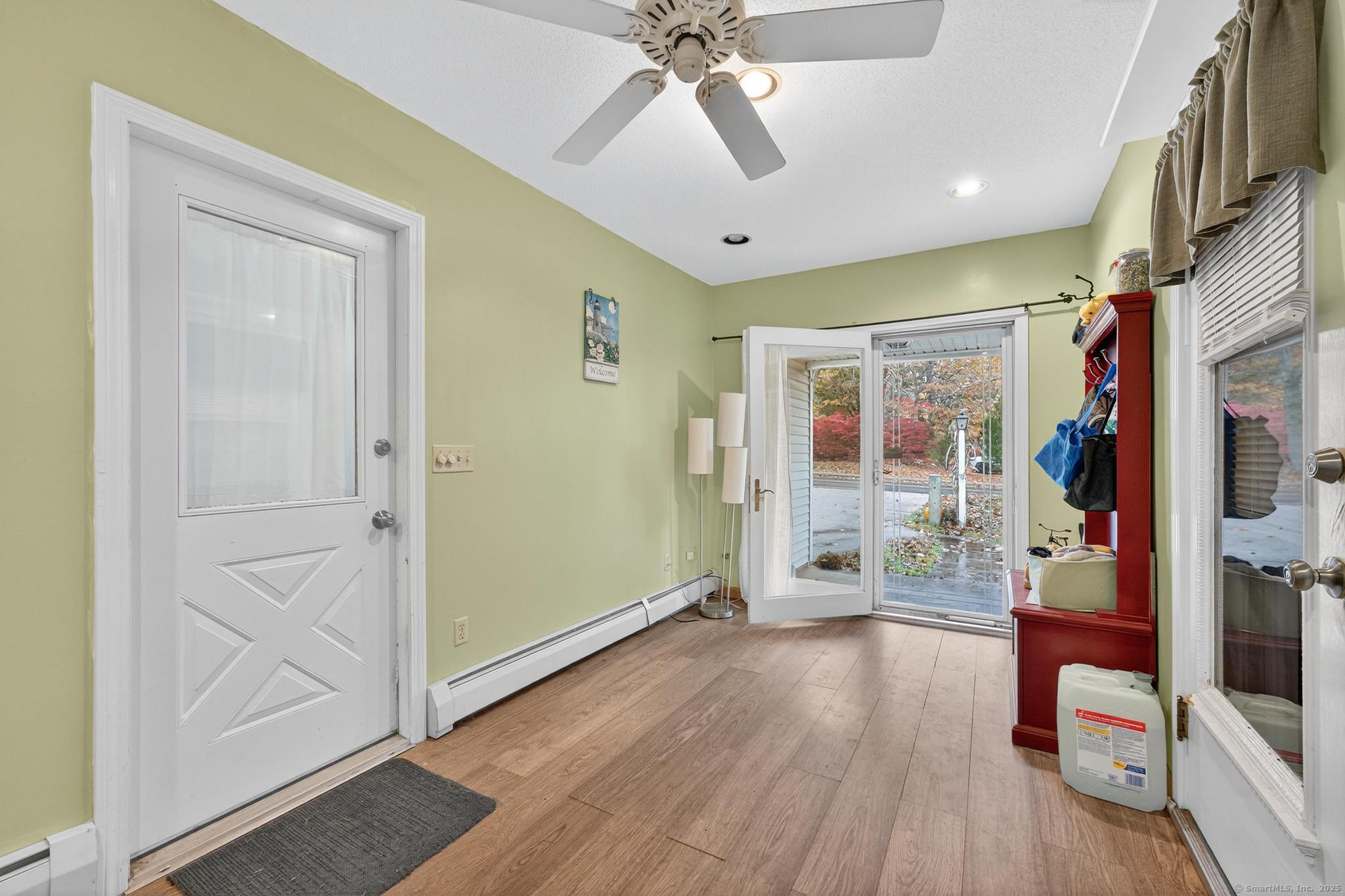 27 North Main Street East Hampton CT 06424