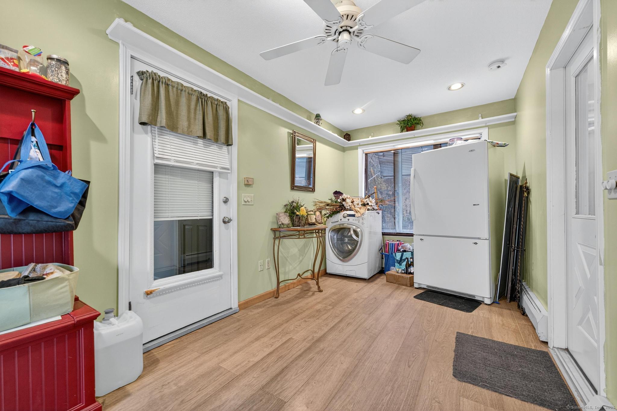 27 North Main Street East Hampton CT 06424