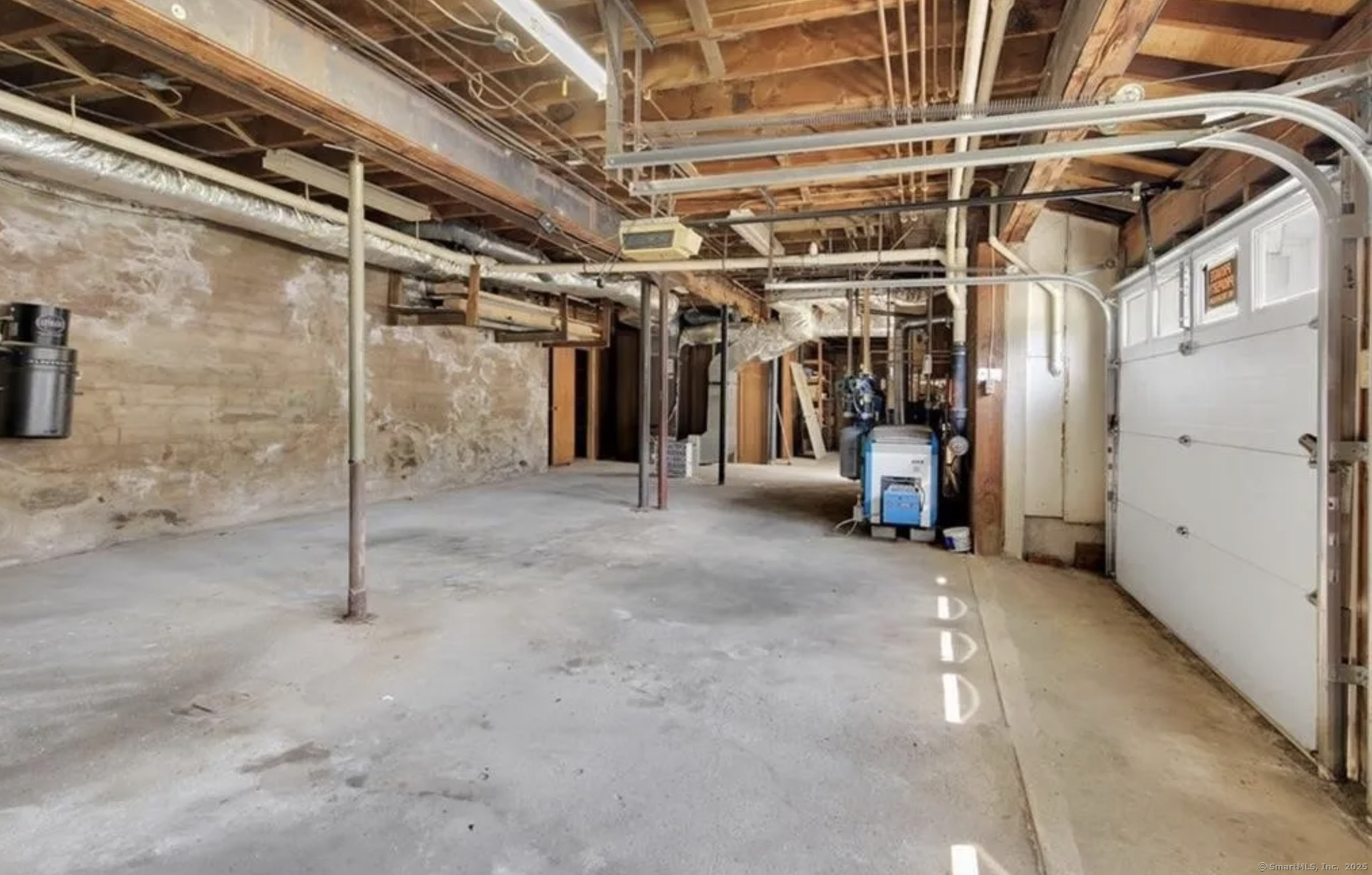 27 North Main Street East Hampton CT 06424