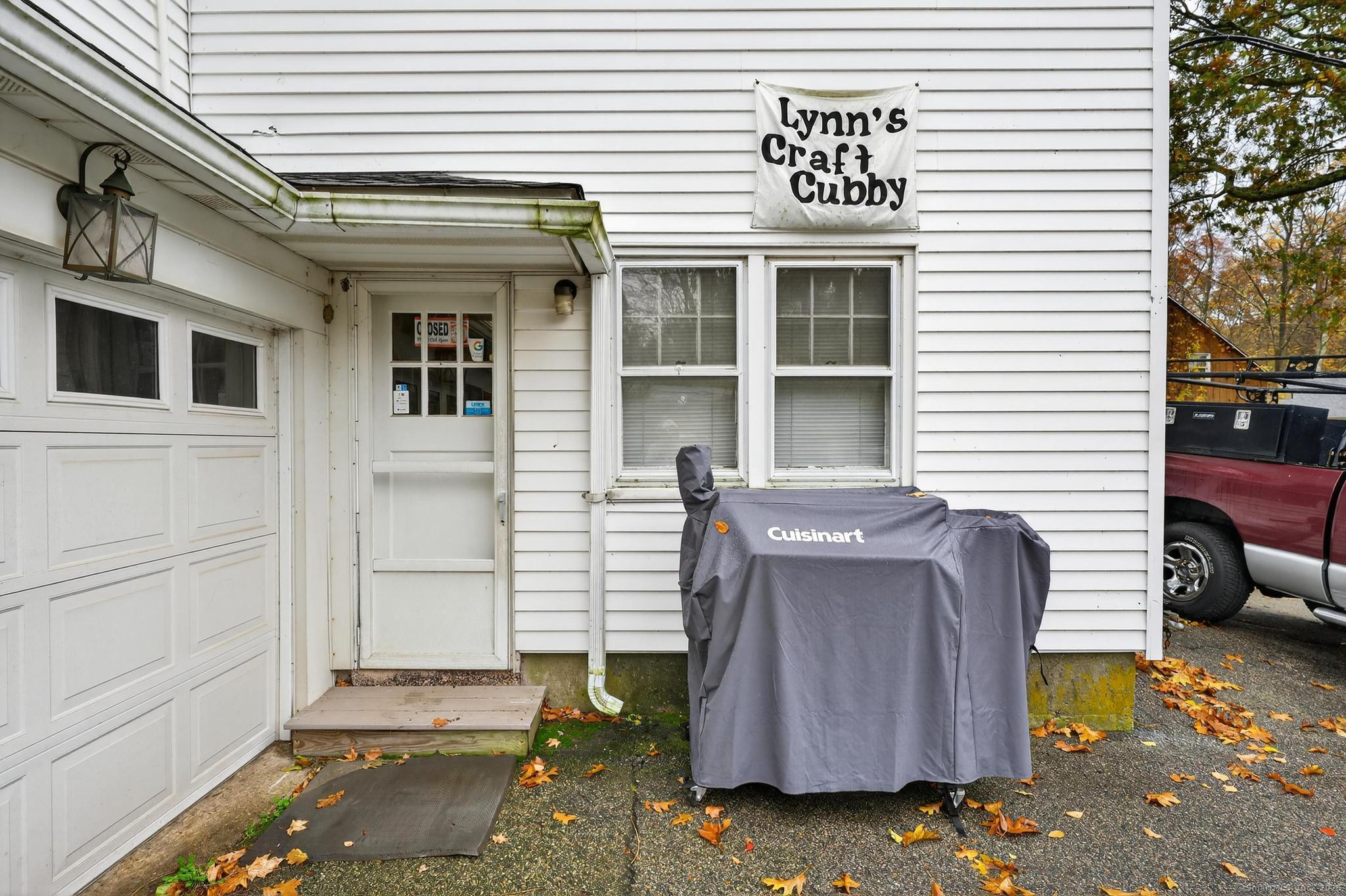 27 North Main Street East Hampton CT 06424