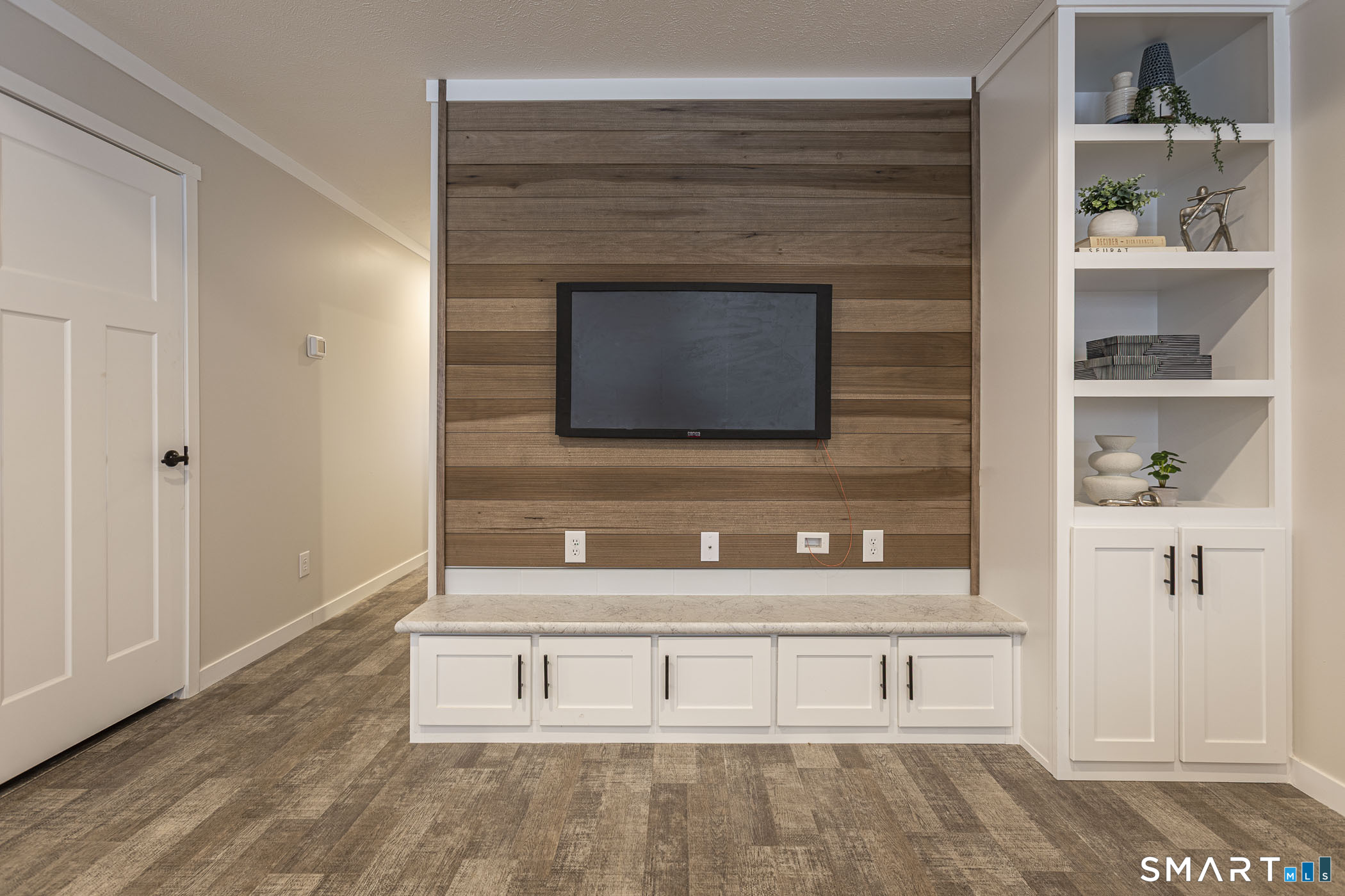 67 Middle Road Enfield CT 06082