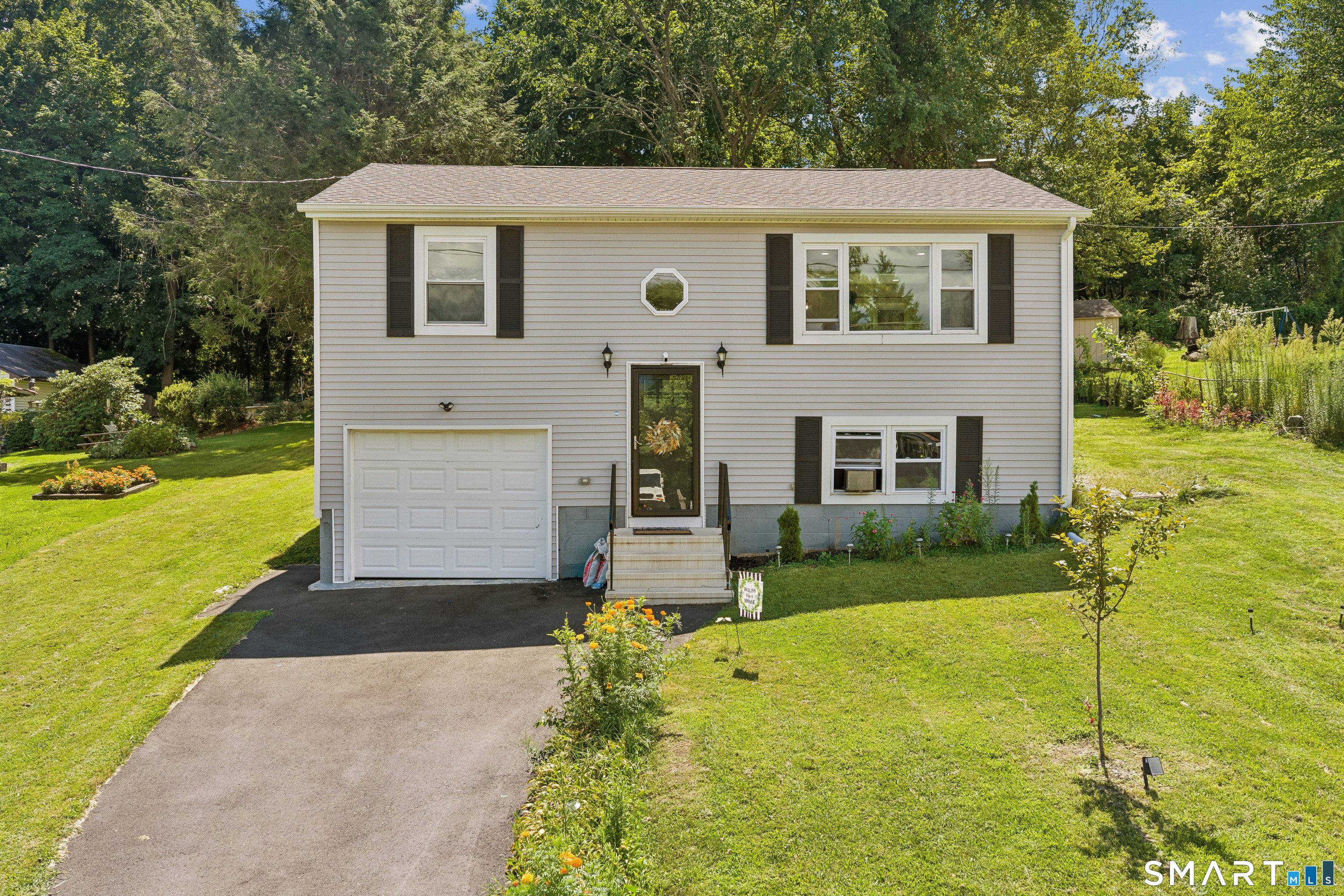 14 Garry Knolls Danbury CT 06810