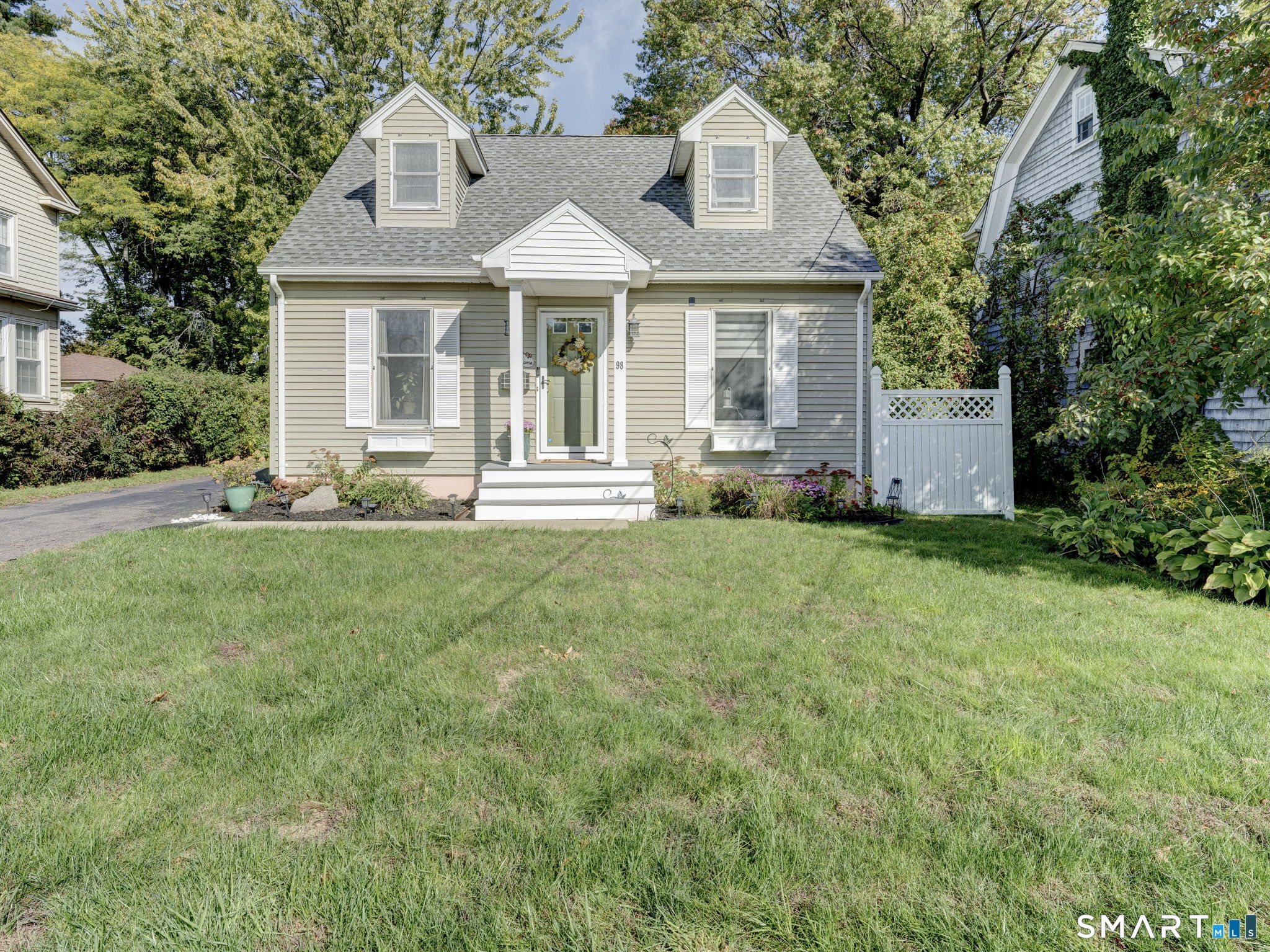 98 St James Street West Hartford CT 06119