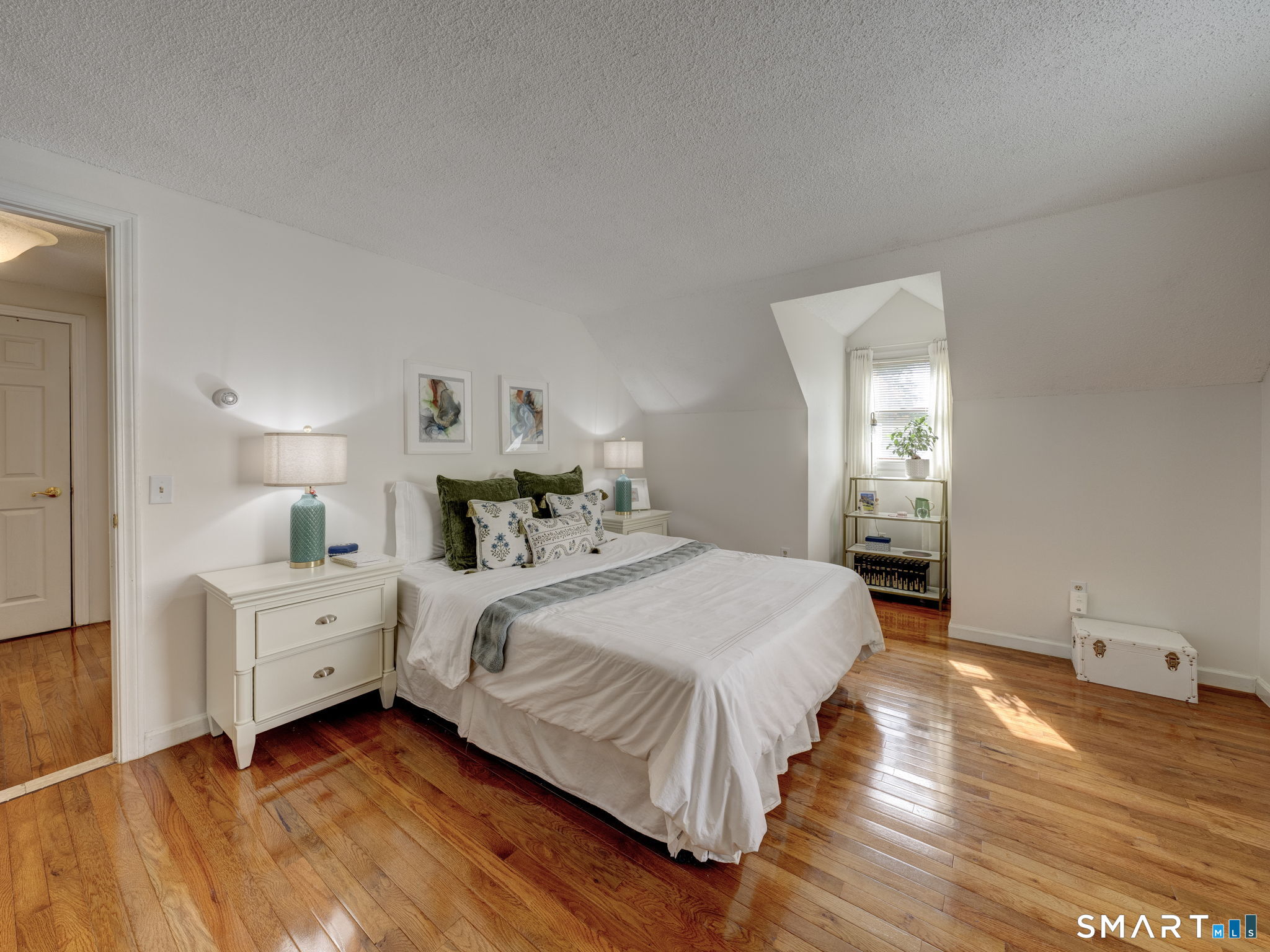 98 St James Street West Hartford CT 06119