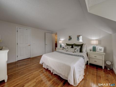 98 St James Street West Hartford CT 06119