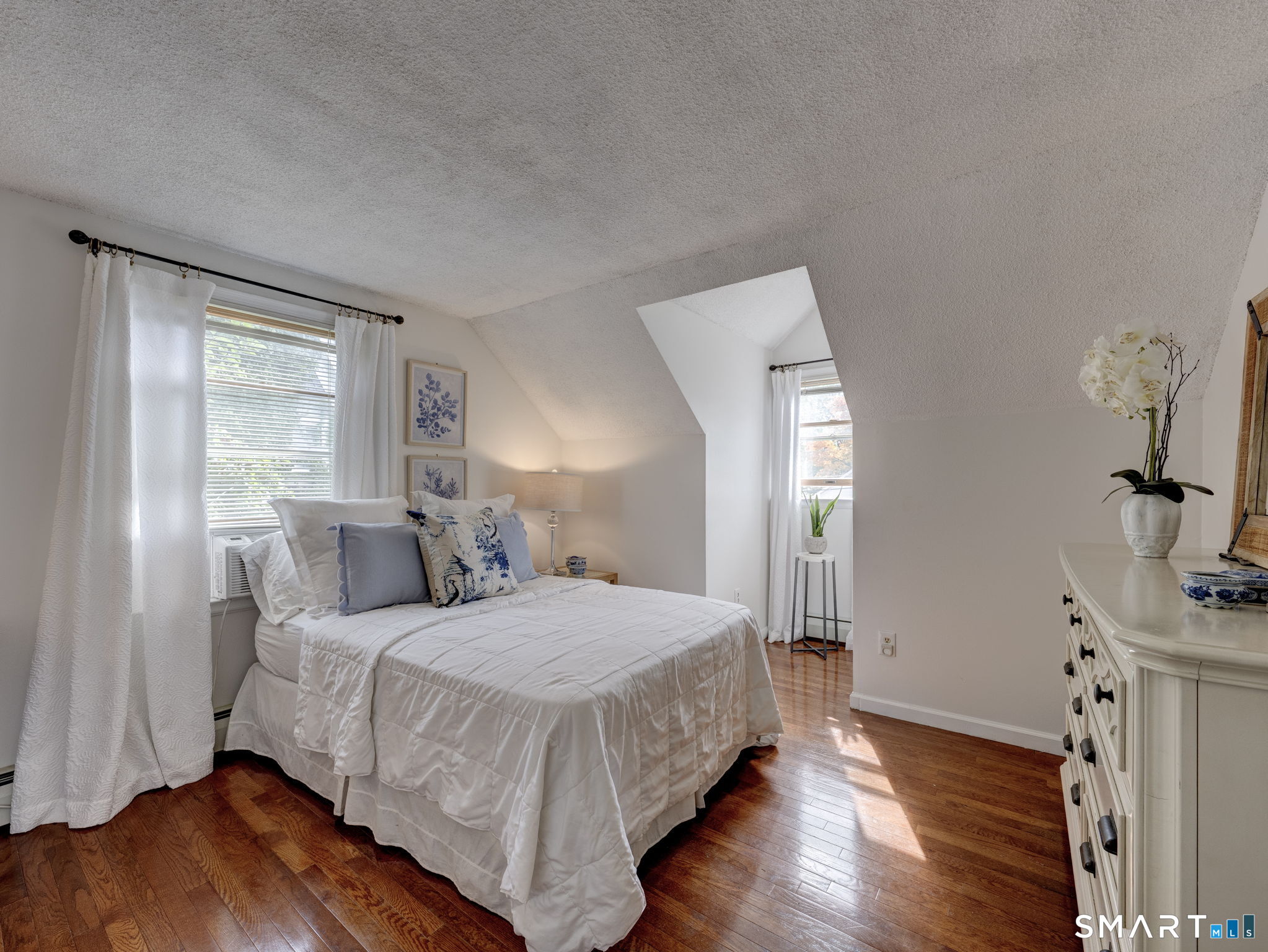 98 St James Street West Hartford CT 06119