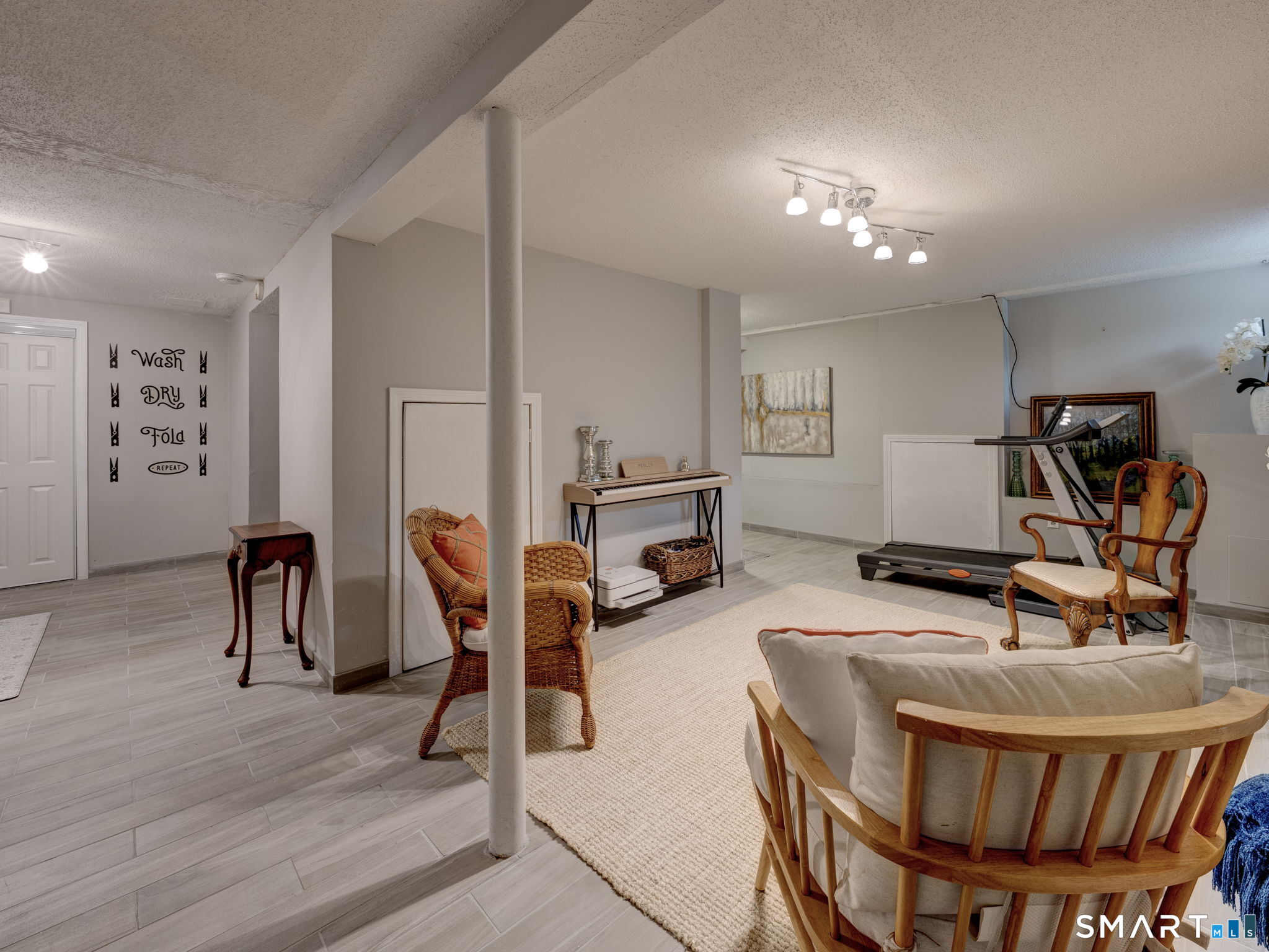 98 St James Street West Hartford CT 06119