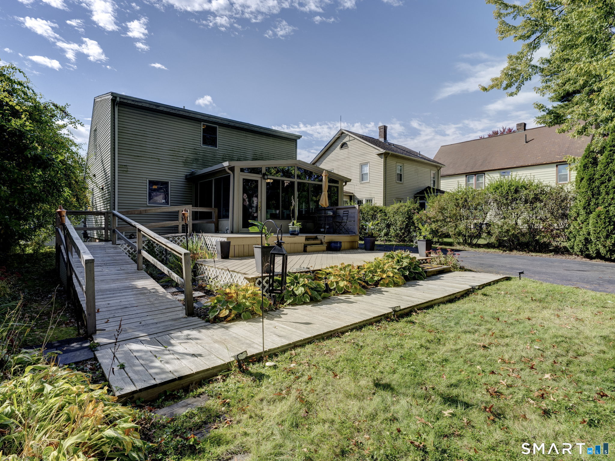98 St James Street West Hartford CT 06119