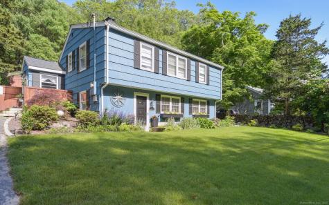 56 Giants Neck Road East Lyme CT 06357