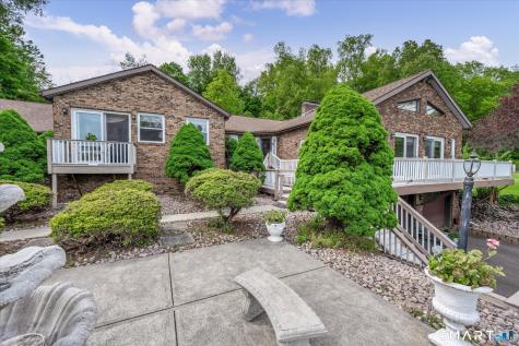 18 Grantham Road Wallingford CT 06492