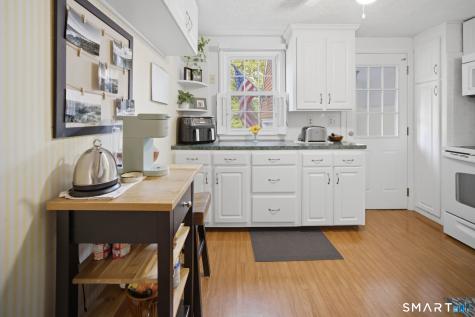 17 Hilltop Drive West Hartford CT 06107