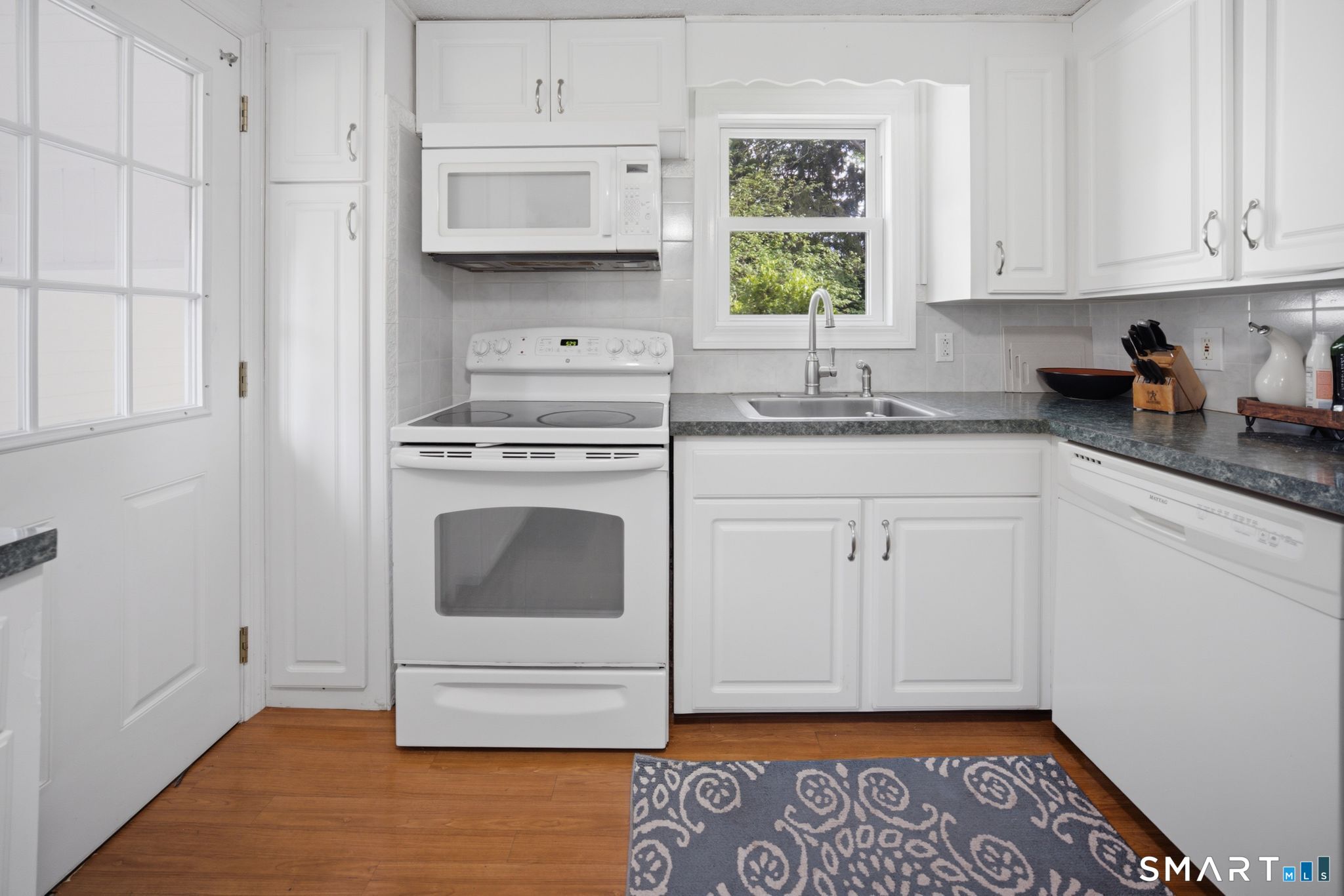 17 Hilltop Drive West Hartford CT 06107