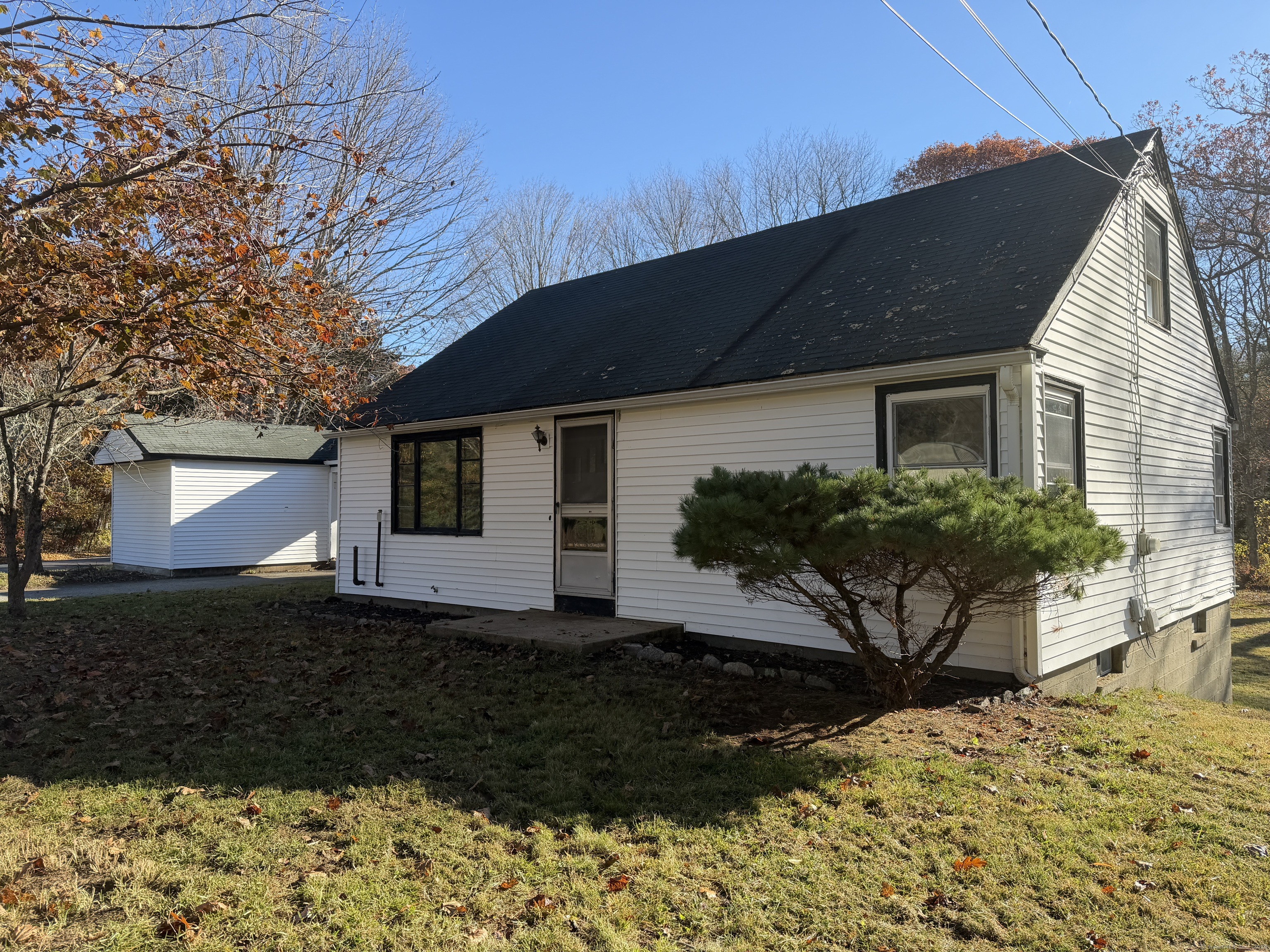 25 Chappell Street Chaplin CT 06235