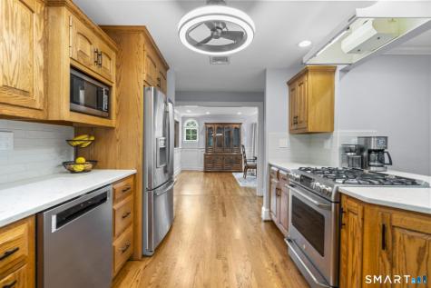 22 Buckskin Lane Oxford CT 06478
