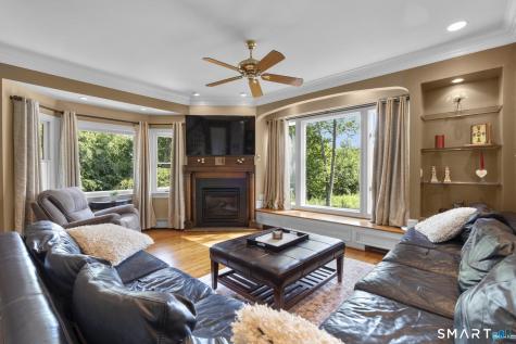 22 Buckskin Lane Oxford CT 06478