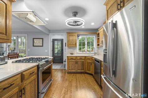 22 Buckskin Lane Oxford CT 06478