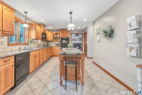 40 Twin Oak Farm Road Wallingford CT 06492