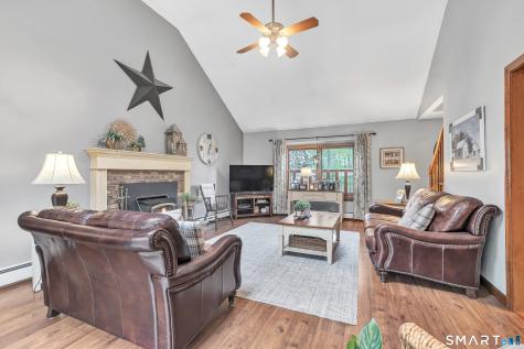 40 Twin Oak Farm Road Wallingford CT 06492