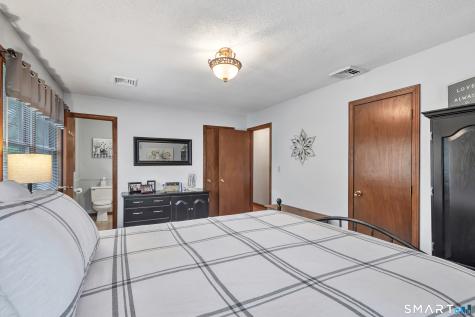 40 Twin Oak Farm Road Wallingford CT 06492
