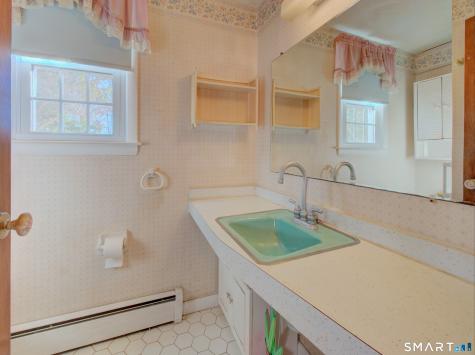 26 Pinecrest Road North Stonington CT 06359